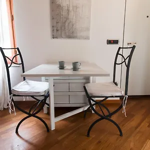 italianway-apartments-ponte-vetero.italymilanhotels.net/